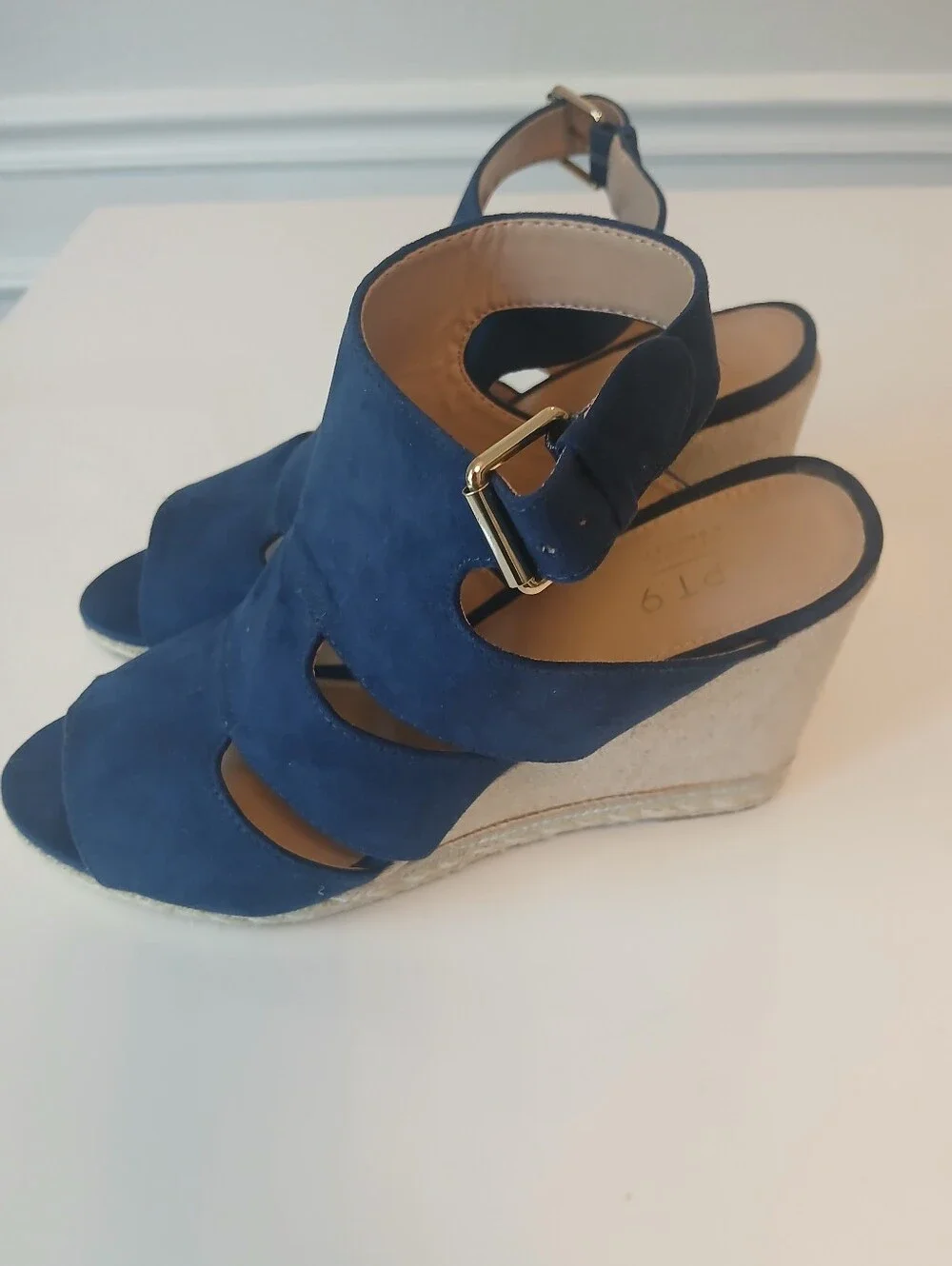 Apartment 9 Wedge Sandal Size 8.5